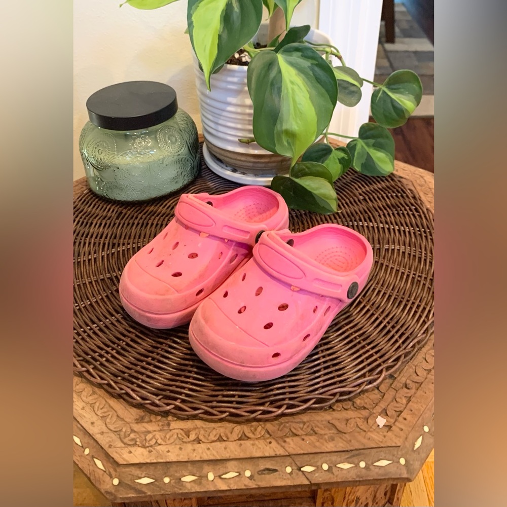 Pink Girls Crocs